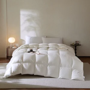 Custom logo Label 100% Cotton Down Duvet Bedroom Use Soft Filling Twin Queen Size Comforter Light Feather for Luxury Hotel
