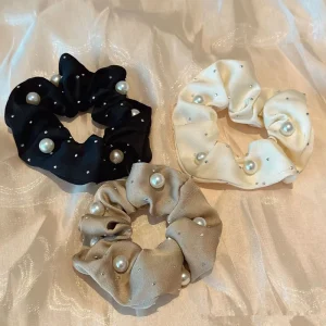 Customizable Luxury Pearl Satin Scrunchies Fashion Pleated Rhinestone Scrunchies Elegant Large Scrunchies for Women