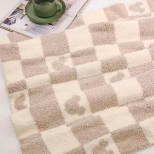 Customize Winter Fall Knitted Cozy Blankets Feather Yarn Winter Thicker Bed Plaid Blankets