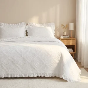Customized 3 Piece Quilted Modern Design Luxury Lightweight Polyester Bedspread Set for Home Textile