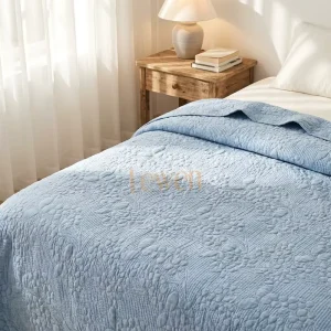 Customized Eco-Friendly Quilted Modern Luxury Lightweight Bedspread Set with Polyester Filling for Home Use