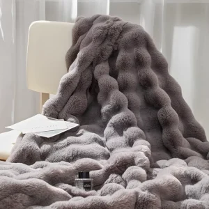 Customized Large Bubble Fur Thickened Double-layer Warm Sofa Nap Cover Pillow Blanket for Winter Stock
