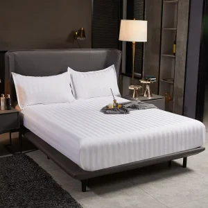 Customized Simple Stripe White Comforter Set 100% Cotton All Season Bedding for Hotel and Home Use