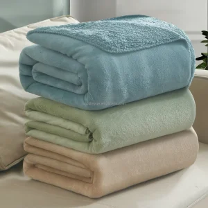 Customized Warm Flannel Fleece Recycled Polyester Throw Blanket Animal Digital Printing Woven Technique Solid