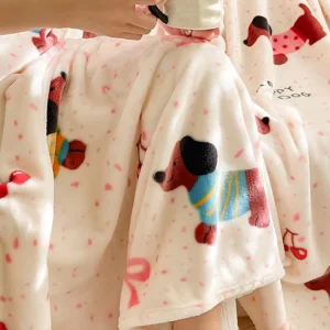 Customized Winter 300gsm Flannel Christmas Printed Throw Blanket 100% Polyester Thickened Fleece for Home Sofa Bed