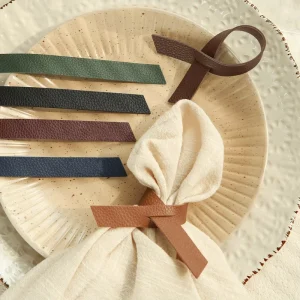 Decorative Napkin Rings PU Leather Dining Table Napkin Rings Napkin Tissue Holder for Wedding Christmas Party