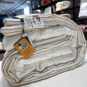 Designer Natural Fabric Down Polyester Bedding Comforter Sets Duvet Comforter for Winter