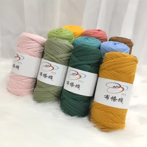 Direct Sale 100% Polyester Hand Woven T Shirt Yarn 200g High Elasticity Fabric Strips Dyed DIY Knitting Carpet Yarn