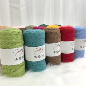 Direct Sale 100% Polyester Hand Woven T Shirt Yarn High Elasticity 200g Dyed Fabric Strips for DIY Knitting Carpet
