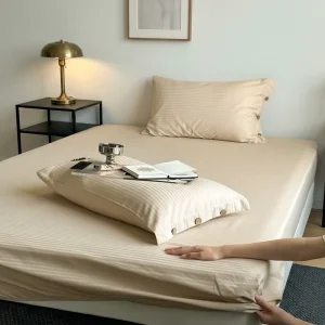 Durable Brushed Polyester 4 Piece Bedding Set Soft Plain Dyed Solid Color Duvet Cover Sheet Set for Guest Room