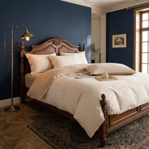 Easy Care Breathable Solid Color Bedding Set for Student Dormitory Bedding Decor with 100% Polyester Material