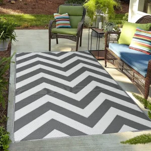Easy to Clean Waterproof Weather Resistant Outdoor Plastic Flat Weave Rug Carpet for RV Patio Carry Bag and Rug Stakes