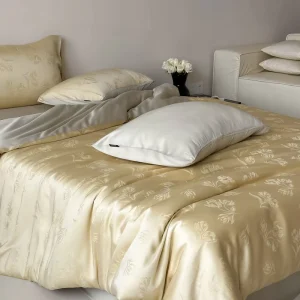 Eco Friendly Customizable Breathable Factory Price LYOCELL Solid Pattern All Season Durable Simple Summer Quilt Four piece Set