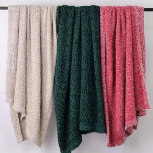 Eco Friendly Knitted Throw Blanket 67% Polyester 33% Nylon Solid Pattern Super Soft Bedding Sofa Decor