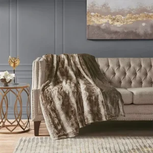 Eco Friendly Modern Faux Fur Throw Blanket Ultra Soft Machine Washable Four Seasons Airplane Friendly for Movie Nights