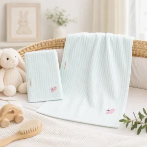 Eco Friendly Reusable Lightweight Antibacterial Fast Drying 306GSM 70x140cm Bath Towel for Travel Swimming and Beach