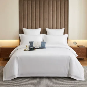 Economical 100% Cotton 200TC Stitched Hotel Bedding Set Commercial Motel Use Bulk