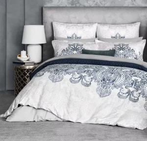 Elegant Classic Printed Bedding Set with Reversible Design Geometric Back Side and Three Sided Piping Pillowcases