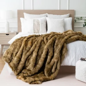 Elegant Fluffy Thick Warm Heavyweight Long Pile Fur Golden Faux Fur Throw Blanket for Couch Sofa