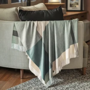 Elegant Raschel Chinese Style Geometric Pattern Yak Wool Blanket Anti Pilling UV Protection Flame Retardant Customizable