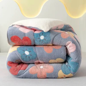 Embroidered Eco-Friendly Woven 100% Polyester Simple All-Season Home & Hotel Bedding Set Quilt Temperature Range 30-40C