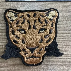 Embroidered Leopard Head Logo Patch Customized Canvas Fabric Resin Soft Material Patches