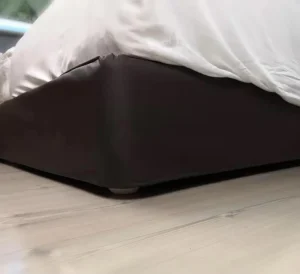 Energy Saving Embroidered Solid Pattern PU Leather Waterproof Eco Friendly 200TC 5 stars Hotel Wash Free Bed Skirt