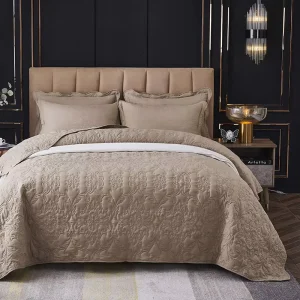 European Style Simple Solid Color Three Piece Customizable Luxury All Season Double Sided Quilted 100% Polyester Fabric Set