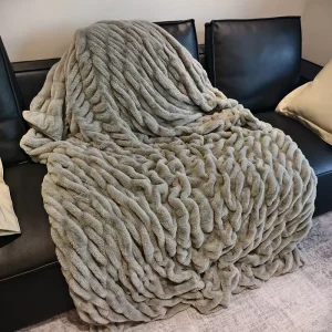 European and American Style Plush Soft Warm Faux Rabbit Fur Throw Blanket for Home Decorative Cover