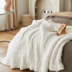 Extra Soft White Raschel Blanket Factory Supplied Knitted Cotton Chunky and Comfortable
