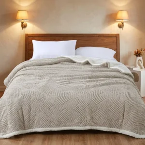 FY Luxury Modern Style 100% Polyester Fleece Flannel Blanket Soft Solid Striped Marine Custom Size Knitted Four Seasons