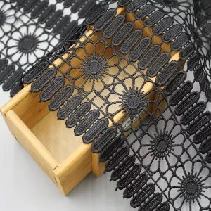 Factory Black 100% Polyester Guipure Fabric Daisy Embroidery Water Soluble Fabric for Dress