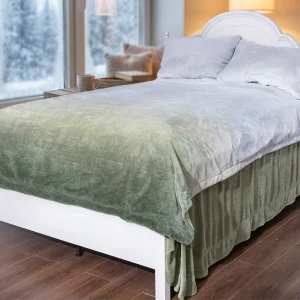 Factory Custom Folded Temperature Control Washable Winter Soft Warm Rabbit Fur Electric Heated Blanket for Home Hospital Use