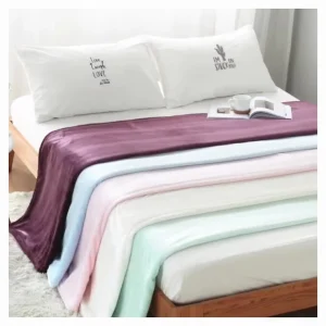 Factory Custom Logo 100% Polyester Solid Velvet Recycled Coral Fleece Bedding Winter Throws and Blankets for Beds