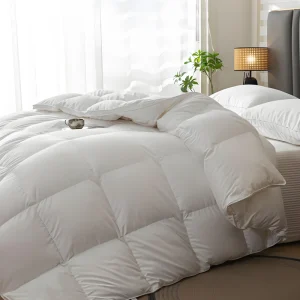 Factory Direct Sales High Quality 100% Polyester Simple Quilt Comforter Set 200GSM and 400GSM for Home or Hotel Use
