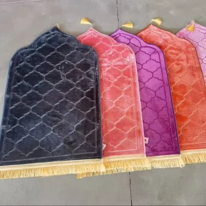 Factory Direct Sales Muslim Embossed Worship Blanket Prayer Mat Islamic Prayer Rug Washable Cushioned Machine Made