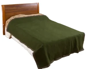Factory Directly Supply Customizable Woven Brushed Olive Green Wool Acrylic Raschel Blanket Plain for Wearable Travel Camp