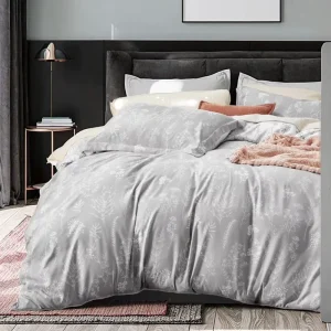 Factory Modern Soft Polyester Fiber Duvet Cover Zipper Three-Piece Bedding Set Wedding Floral Home Hotel Reversible