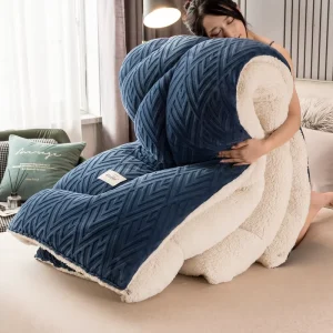 Factory Queen Winter Comforter Sets Thick Premium Quality Quilt with Printed Pattern Bedding for Hotel Use