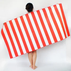 Factory Summer Beach Towel Sand Free Customized Popular Pattern OEM Logo Printed Microfiber Beach Towel