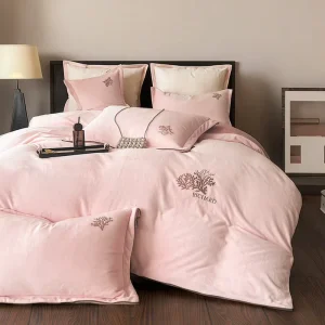 Fashionable Skin Friendly Comfortable Plush Double Sided Thick Embroidered Polyester Cotton Endless Pattern Home Bedding Set