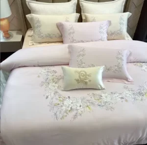 Fashionable Solid Color Floral Bedding Set Antibacterial Breathable Fine Textured Soft and Gentle on the Skin 4 Piece Set