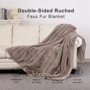 Faux Fur Blanket OEM ODM Customized Thick Fuzzy Comfy Soft Faux Fur Throw Blanket for Home Sofa Bed