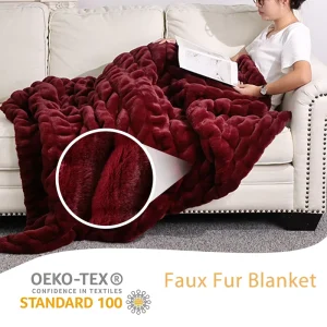 Faux Rabbit Fur Blankets OEM Custom Designs Anti-Pilling Super Soft Warm Faux Fur Blankets for Living Room