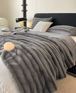 Faux Rabbit Fur Throw Blanket Solid Gray Luxury Fluffy Warm Sofa Decor Blanket Hotel Home Nap Air Conditioning Cover Blanket
