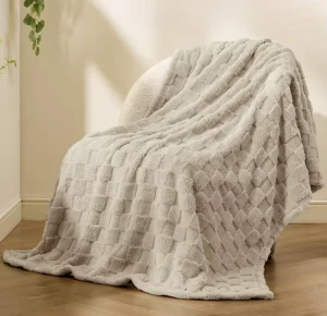 Fleece Throw Blanket for Sofa Checkered Blankets for Women and Girls Fluffy Warm Single Throw for Bed Beige 130×170 cm