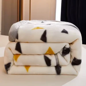 Four Seasons Thickened Warm 100% Polyester Animal Print Soft and Comfortable Portable Bed Raschel Blanket
