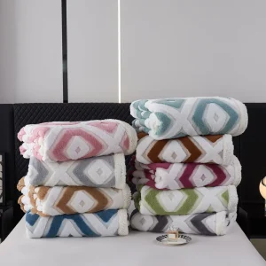 Geometric Space Jacquard Embroidered 100% Polyester Lamb Fleece Nap Double Blanket Warm Office Use Anti Dust Mite All Season