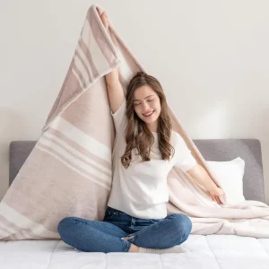 Heavyweight Warm Soft Printed Velvet Plush Stripe Cream Blanket King Size Soft Fuzzy Print Flannel Blanket for Couch Sofa Bed