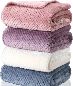 High Quality 100% Polyester Warm Flannel Popcorn Blanket Pineapple Design Character Pattern Promotion Blanket